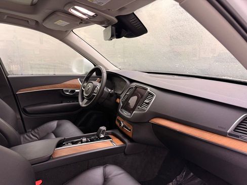 Used 2024 Volvo XC90 B6 Core w/ Protection Package Premier image 28