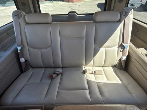 Used 2003 Chevrolet Suburban 2500 LT w/ LT Preferred Equipment Group AWD/4WD image 29