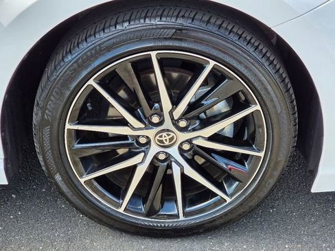 Used 2024 Toyota Camry SE w/ Cold Weather Package image 9