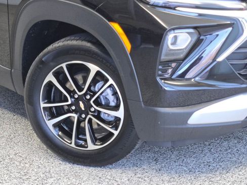 Used 2024 Chevrolet TrailBlazer LT image 3