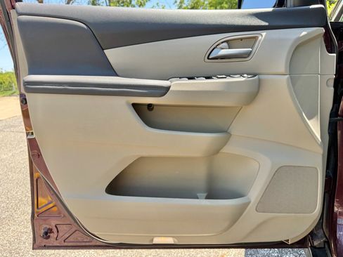 Used 2013 Honda Odyssey EX-L image 21