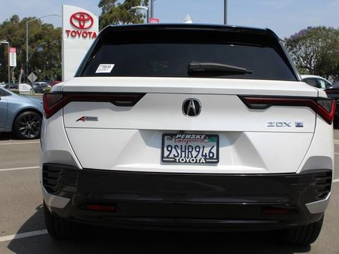 Used 2024 Acura ZDX A-Spec RWD image 10