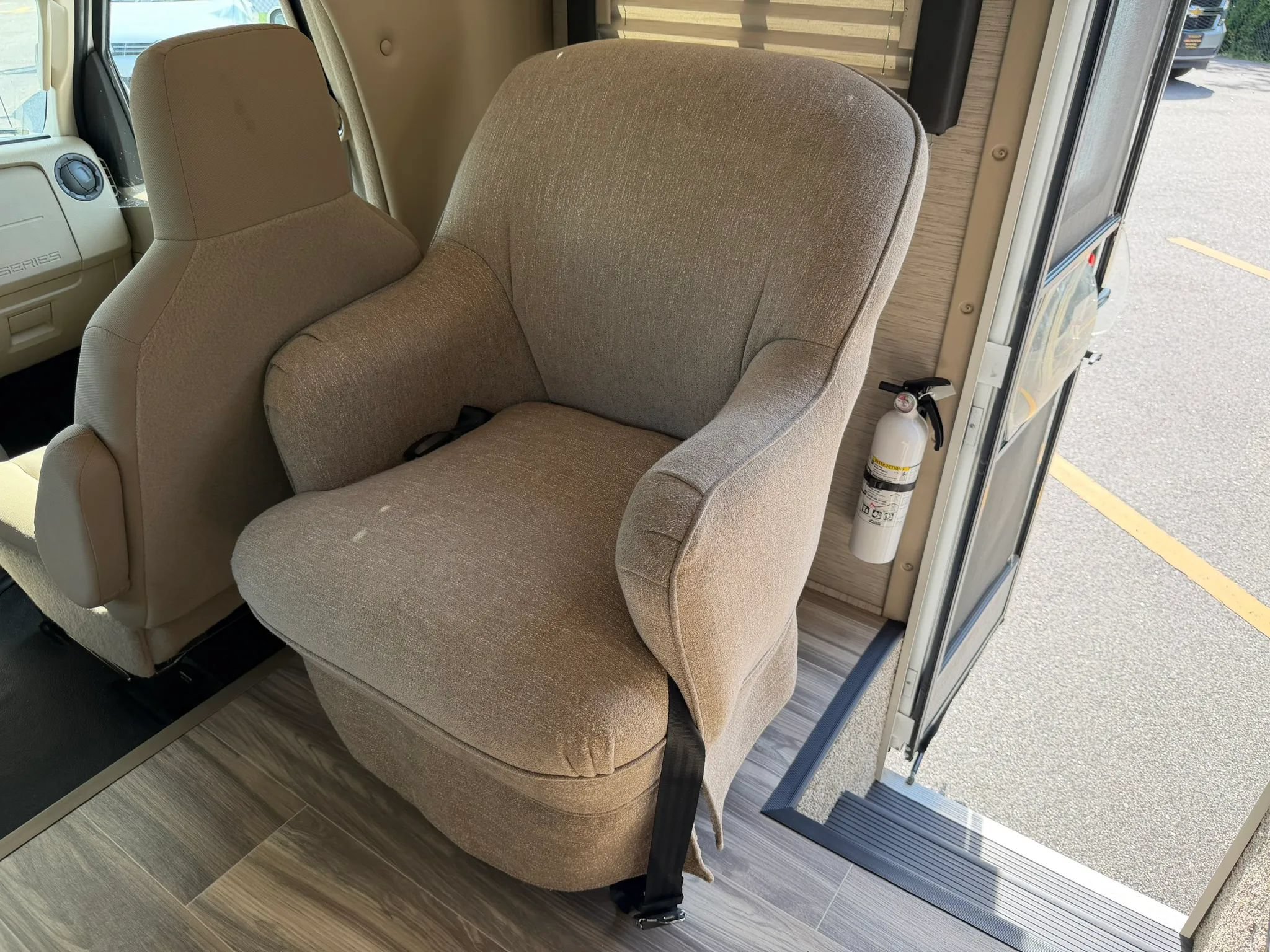 Used 2022 Ford E-350 and Econoline 350 Super Duty w/ Motorhome Prep Package RWD image 31