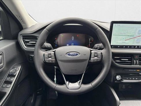 New 2025 Ford Escape SE image 12