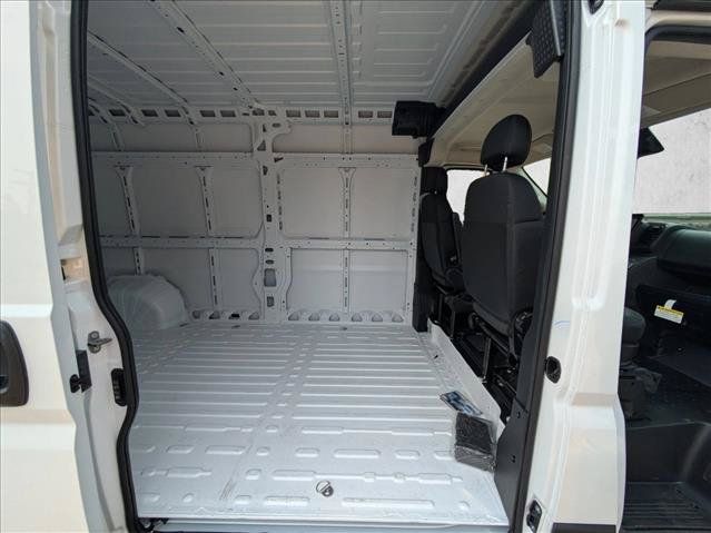 New 2026 RAM ProMaster 2500 w/ Premium Convenience Group FWD image 15