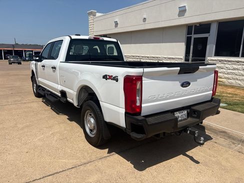 Used 2023 Ford F250 XL AWD/4WD image 3