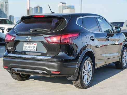 Used 2019 Nissan Rogue Sport S w/ Appearance Package FWD image 6