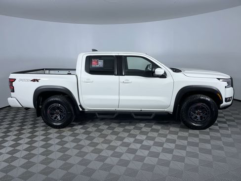 Certified 2025 Nissan Frontier PRO-4X image 10