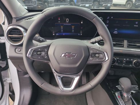 New 2026 Chevrolet Trax ACTIV w/ Sunroof Package FWD image 11