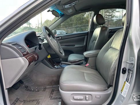 Used 2005 Toyota Camry LE image 8
