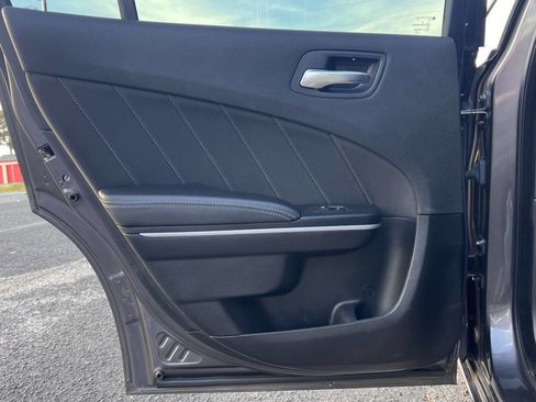 Used 2020 Dodge Charger SXT image 15