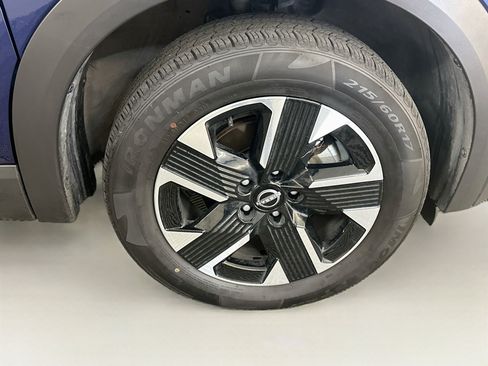 Used 2025 Nissan Kicks SV AWD/4WD image 11