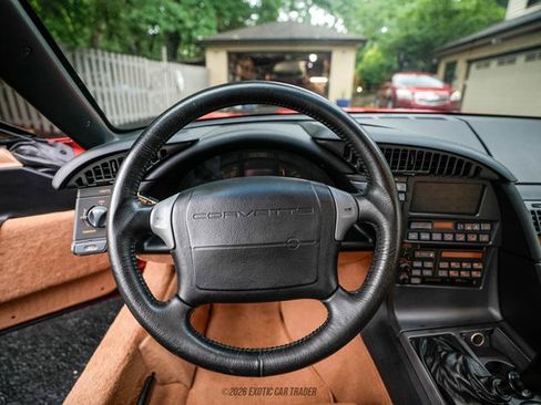 Used 1991 Chevrolet Corvette Coupe RWD image 25