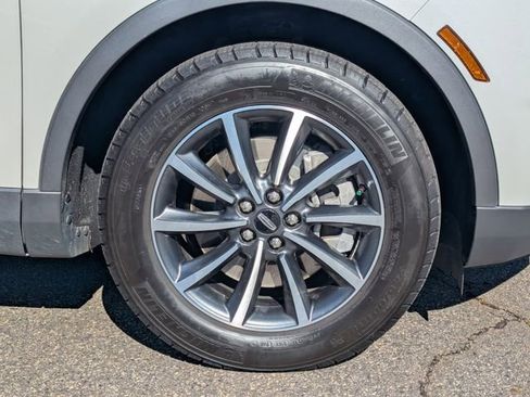 Used 2022 Lincoln Nautilus FWD image 11