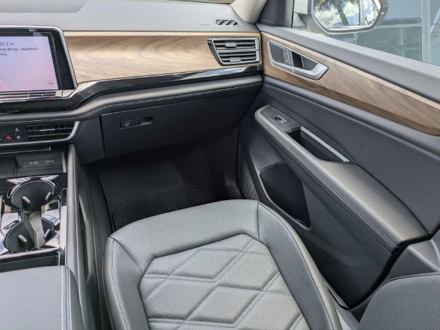 New 2026 Volkswagen Atlas SE FWD image 18