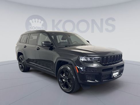 Used 2023 Jeep Grand Cherokee L Laredo AWD/4WD image 10