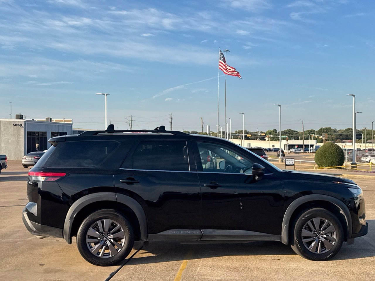 Certified 2024 Nissan Pathfinder SV FWD image 29