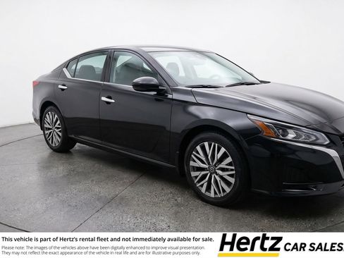 Used 2025 Nissan Altima 2.5 SV FWD image 1