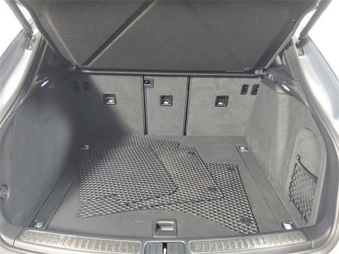 Used 2024 Porsche Macan image 6