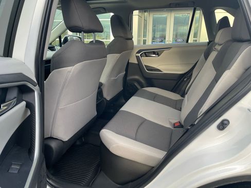 Used 2025 Toyota RAV4 XLE w/ Convenience Package image 9