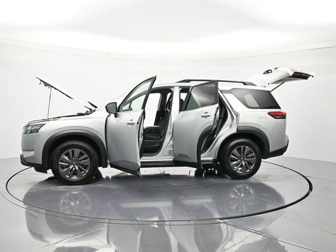 Certified 2024 Nissan Pathfinder SV FWD image 47