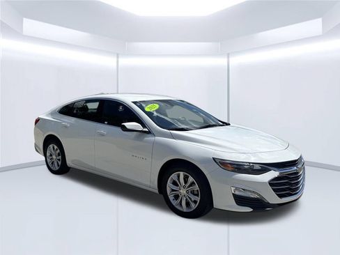 Used 2025 Chevrolet Malibu LT FWD image 3