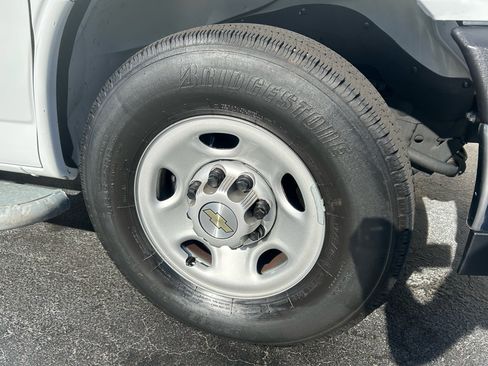 Used 2024 Chevrolet Express 2500 w/ Driver Convenience Package image 31