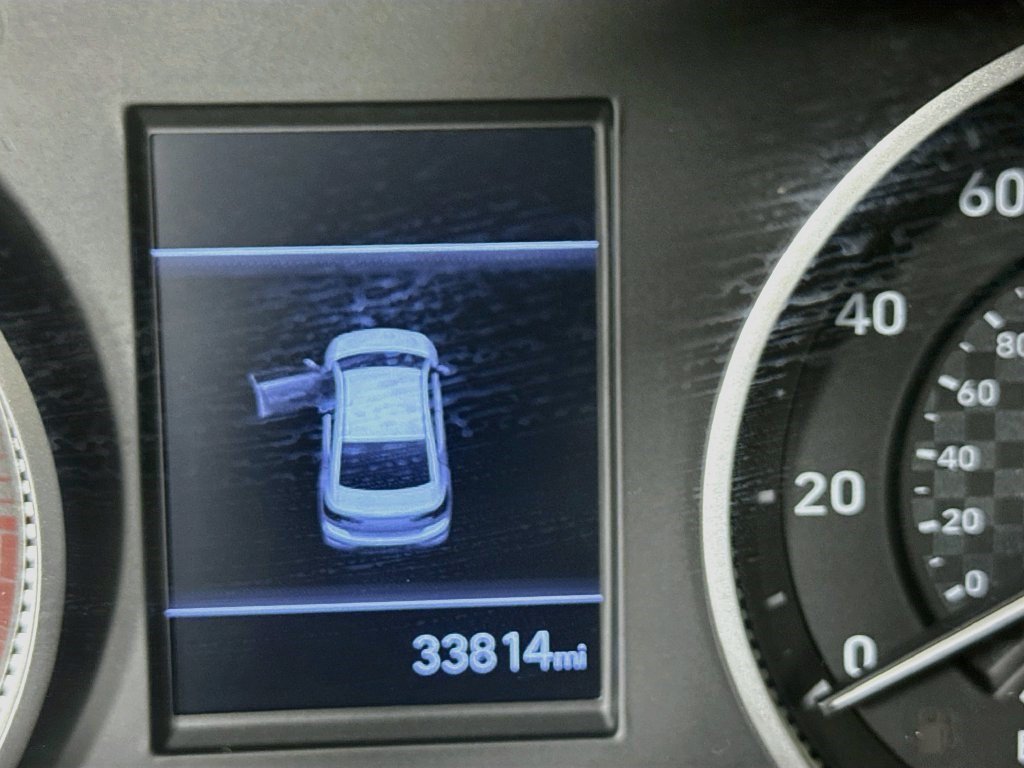 Used 2020 Hyundai Elantra SE FWD image 15