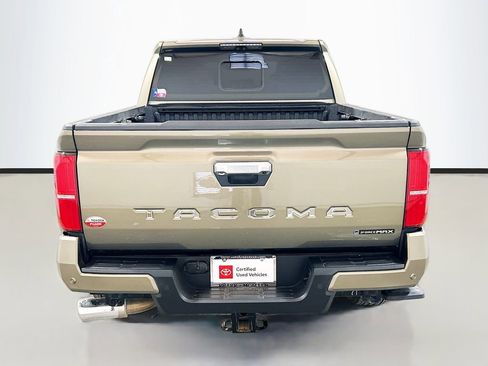 Used 2025 Toyota Tacoma Limited AWD/4WD image 5