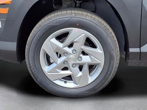 New 2026 Hyundai Kona SE image 12