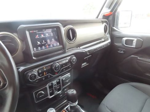 Used 2019 Jeep Wrangler Unlimited Sport S AWD/4WD image 37