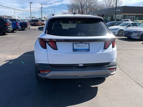 Certified 2025 Hyundai Tucson SEL AWD/4WD image 4