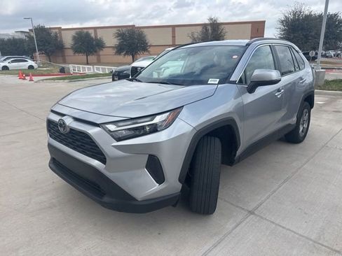 Used 2025 Toyota RAV4 XLE image 6