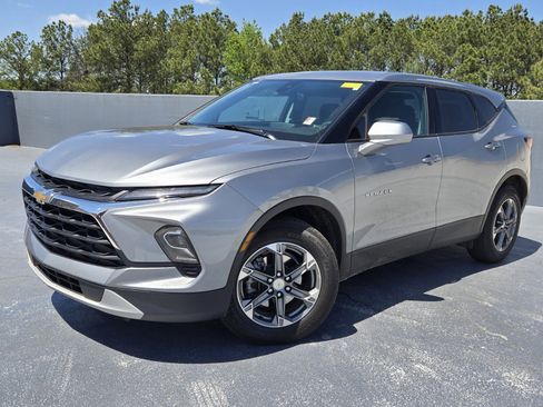 Used 2024 Chevrolet Blazer LT image 1