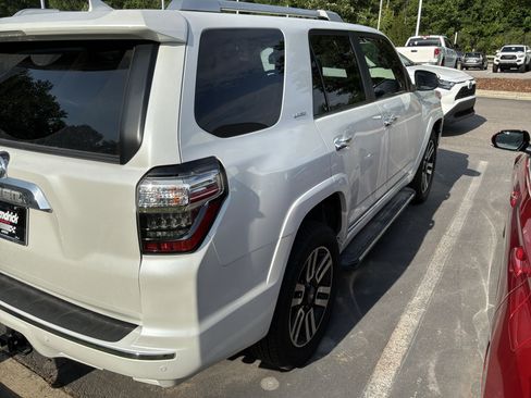 Used 2024 Toyota 4Runner Limited AWD/4WD image 8