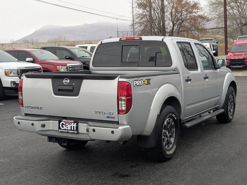 Used 2019 Nissan Frontier PRO-4X image 3