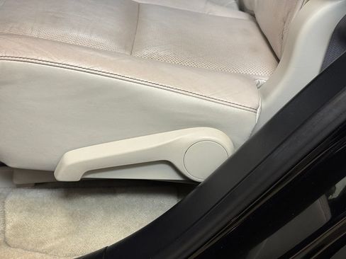 Used 2013 Lexus RX 450h AWD w/ Navigation Pkg image 20