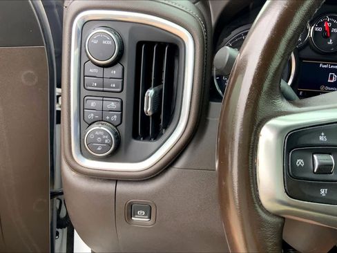 Used 2021 Chevrolet Silverado 1500 LTZ AWD/4WD image 36
