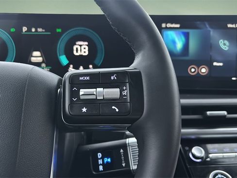 Used 2025 Hyundai Santa Fe SE image 25