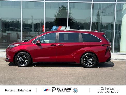 Used 2026 Toyota Sienna Platinum AWD/4WD image 2