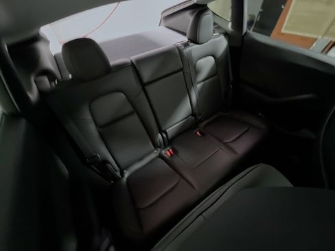 Used 2024 Tesla Model Y Long Range image 31