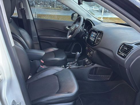 Used 2021 Jeep Compass Latitude image 10