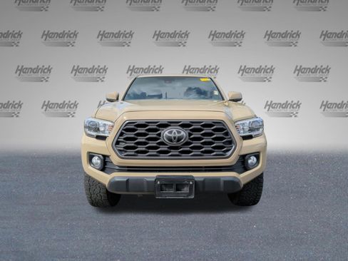 Used 2020 Toyota Tacoma TRD Off-Road w/ Technology Package AWD/4WD image 5
