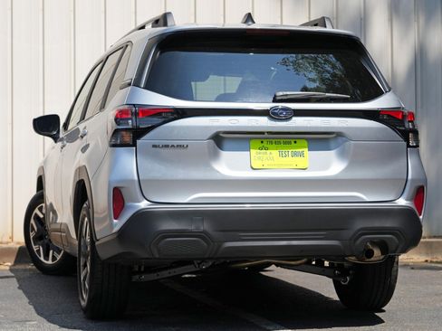 Used 2026 Subaru Forester Premium AWD/4WD image 6