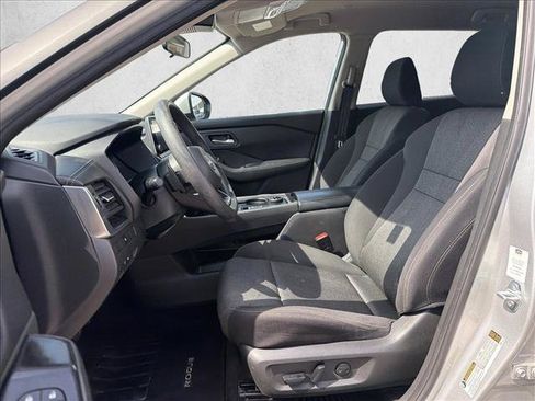 Used 2024 Nissan Rogue SV AWD/4WD image 10