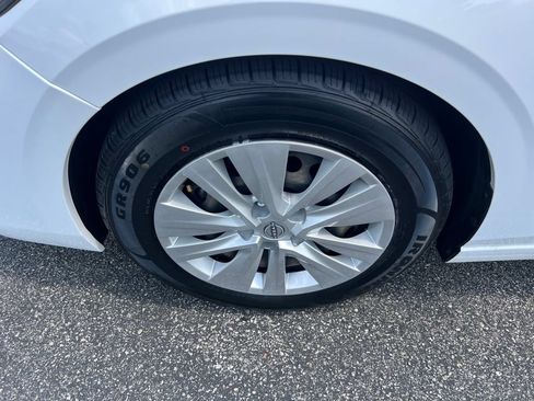 Used 2024 Nissan Sentra S FWD image 15