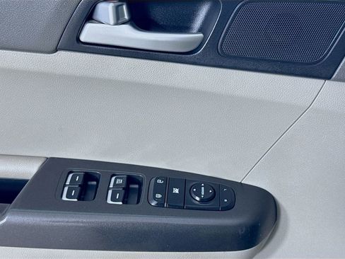 Used 2017 Kia Sportage LX w/ LX Popular Package image 22