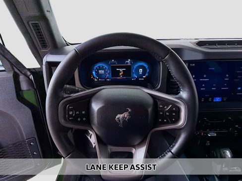 Used 2025 Ford Bronco Badlands image 4