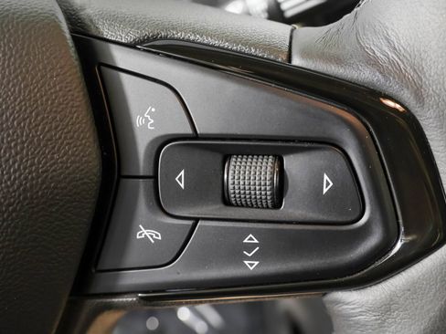 Used 2023 Chevrolet Bolt EUV LT w/ Comfort Package FWD image 28