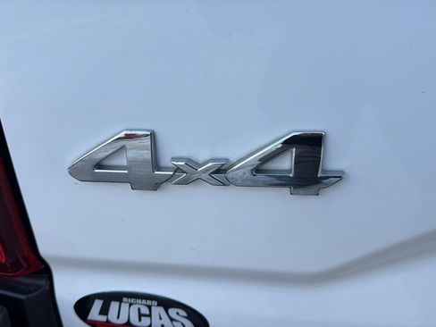 Used 2020 Toyota Tacoma SR image 40